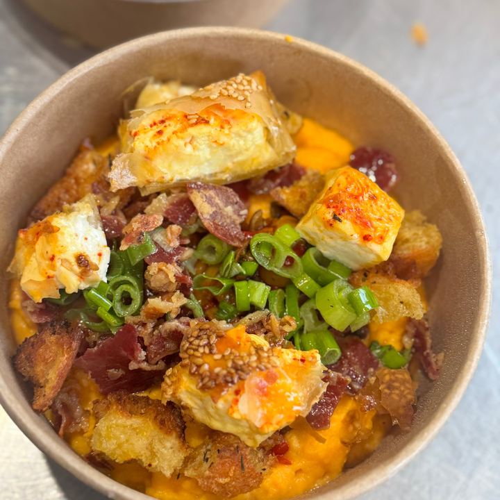 Purée de butternut et patate douce, halloumi et feta grillés