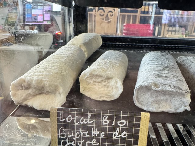 Bûchette de chèvre, Les vaches nous rendent chèvres