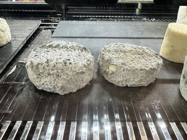 Palet de chèvre cendré, Les vaches nous rendent chèvres