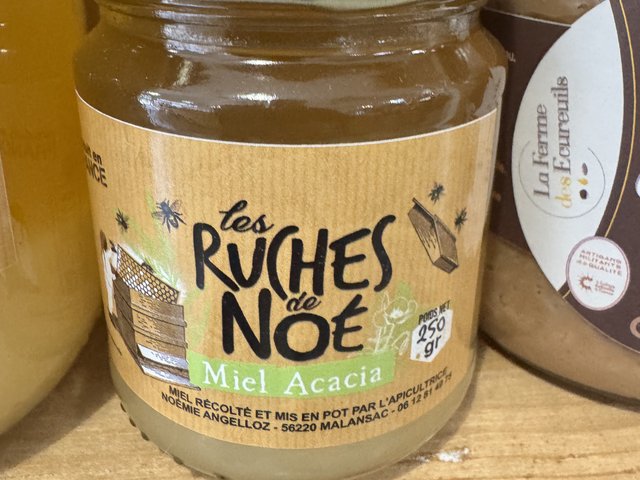 Miel d'acacia, Les Ruches de Noé