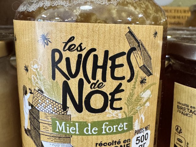 Miel de forêt, Les Ruches de Noé